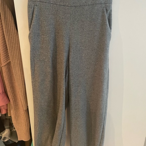 Aritzia’s Wool Pants - Picture 3 of 4